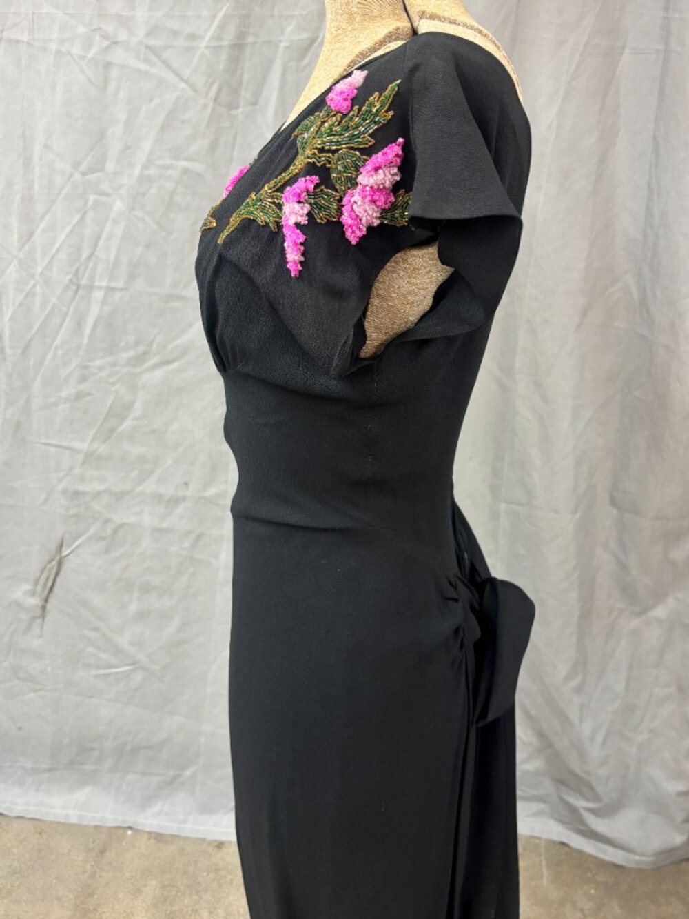Vintage 1940s Rayon Crepe Beaded Dress - Picture 4 of 7